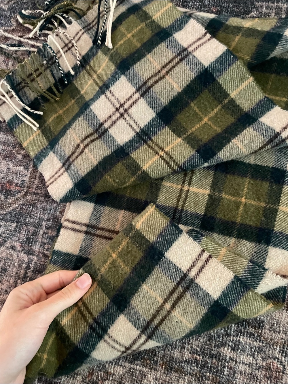 Barbour scarf - Picture 3 of 3